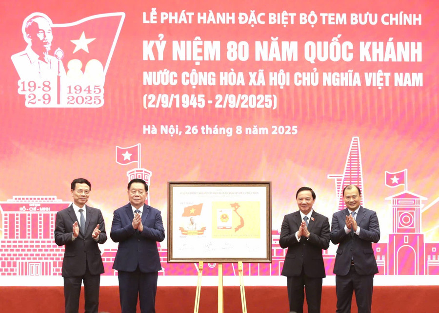 Lễ phát hành đặc biệt bộ tem bưu chính Kỷ niệm 80 năm Quốc khánh - Ảnh Bộ VH-TT&DL.