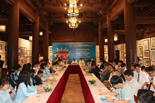 Hội thảo thu hút đông đảo giới nghiên cứu lịch sử.
