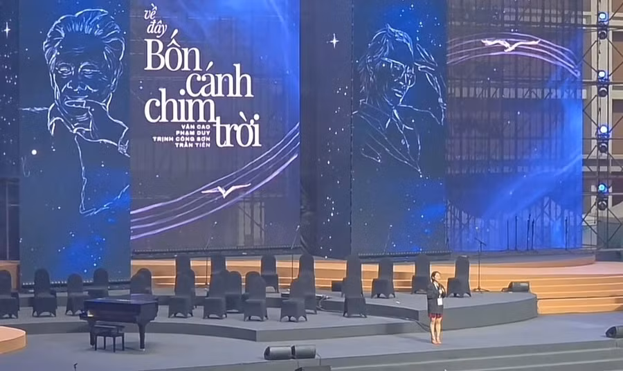 Đại diện ban tổ chức "Về đây bốn cánh chim trời" thông báo hoãn chương trình - Ảnh chụp màn hình.