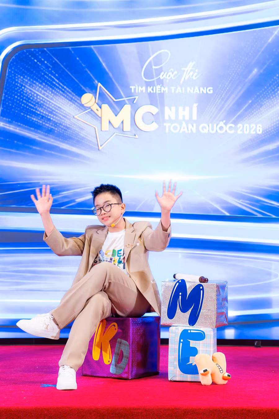 ngon-ngu-hinh-the-tu-tin-lam-chu-san-khau-022-vu-bao-an.jpg
