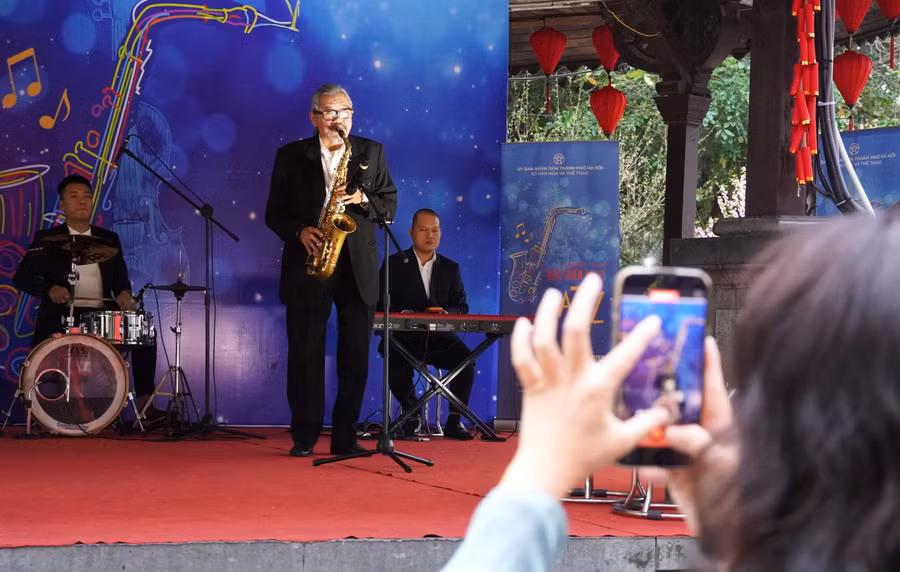 Live concert ‘Hà Nội bình yên’ sẽ tổ chức vào lúc 17 giờ 30 đến 19 giờ ngày 28/3.