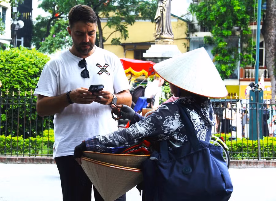 Ngành du lịch yêu cầu xử lý nghiêm tình trạng nâng giá để bảo đảm môi trường du lịch văn minh, an toàn - Ảnh minh hoạ ITN.