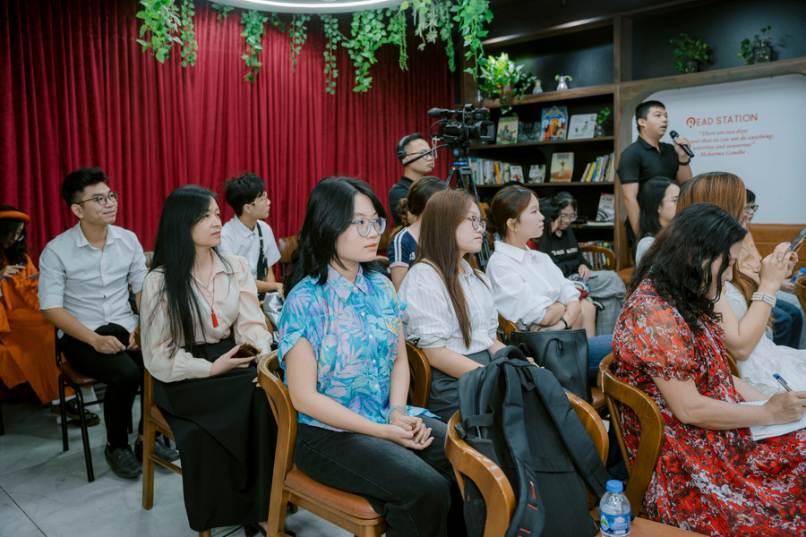 Cuộc thi thu hút đông đảo học sinh, sinh viên, giáo viên, nhà nghiên cứu và độc giả tham gia. thu-dam-co-nguyet-5.jpg