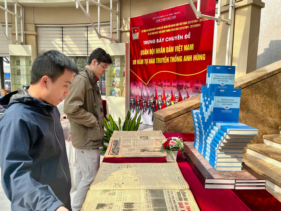 Hơn 500 tư liệu quý về truyền thống anh hùng của Quân đội nhân dân Việt Nam