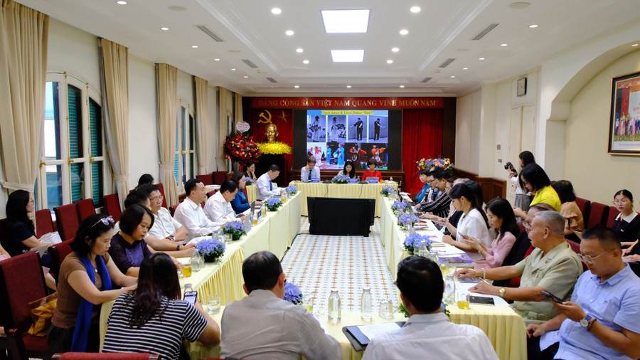 Hội thảo tập trung các giải pháp phát triển nghệ thuật trong bối cảnh toàn cầu hóa.