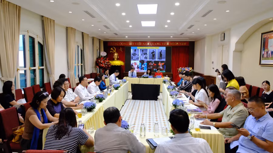 Hội thảo tập trung các giải pháp phát triển nghệ thuật trong bối cảnh toàn cầu hóa.