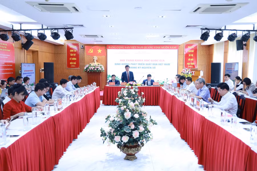 Hội thảo “Định hướng phát triển xuất bản Việt Nam trong kỷ nguyên số” thu hút nhiều chuyên gia, giới quản lý tham dự.