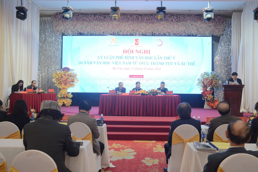 Thành tựu và xu thế văn học Việt Nam sau 50 năm
