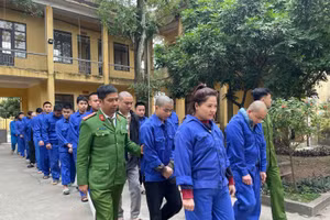 Các đối tượng trong đường dây bị bắt, khởi tố. Ảnh: Công an tỉnh Hưng Yên.