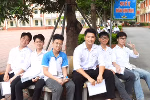 Thí sinh tham dự Kỳ thi tốt nghiệp THPT 2025 tại điểm thi Trường THPT Nguyễn Trãi (Vũ Thư, Hưng Yên).