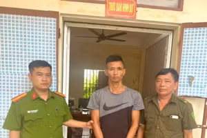 Đào Xuân Hải ra đầu thú tại Cơ quan Công an. Ảnh: Công an tỉnh Hưng Yên