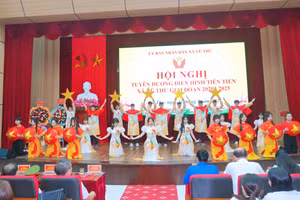 Chương trình văn nghệ chào mừng.