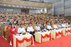 Các đại biểu tham dự hội nghị.