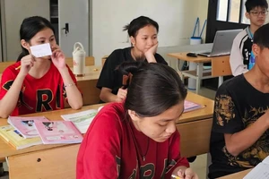 Trường Giáo dục chuyên biệt Hưng Yên được thành lập trên cơ sở hợp nhất Trường phục hồi chức năng và dạy nghề cho người khuyết tật Tiên Lữ và Khoái Châu.