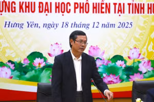 Thứ trưởng Bộ GD&ĐT Nguyễn Văn Phúc phát biểu.