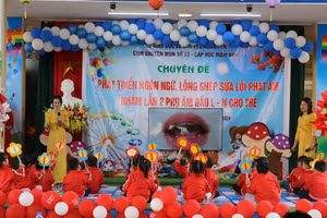 Tiết dạy “Làm quen chữ cái l, m, n” cho trẻ 5 tuổi của cô Nguyễn Thị Mai Hoa và Phạm Thị Kim Dung (Trường Mầm non Bùi Hữu Diên, xã Hồng Minh).