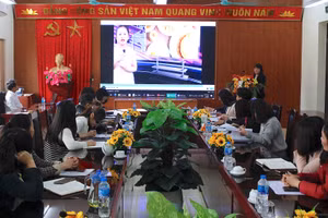 Hội nghị được tổ chức trực tiếp và kết nối trực tuyến tới 104 điểm cầu tại các xã, phường.