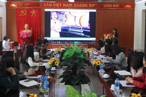 Hội nghị được tổ chức trực tiếp và kết nối trực tuyến tới 104 điểm cầu tại các xã, phường.