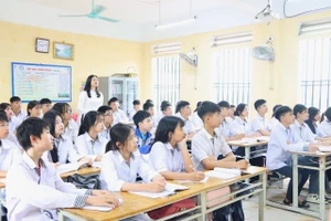 Sở GD&ĐT Hưng Yên đề nghị UBND tỉnh tuyển bổ sung 2.162 biên chế