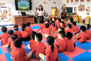 Các nhà giáo mong muốn có thêm chính sách hỗ trợ học sinh các địa bàn khó khăn, vùng ven biển, biên giới, hải đảo. Ảnh: Đinh Chiến