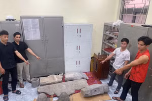 Các đối tượng tại cơ quan Công an. Ảnh: Công an tỉnh Hưng Yên