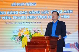 Bí thư Tỉnh đoàn Hưng Yên Thiệu Minh Quỳnh phát động chương trình. Ảnh Đinh Chiến