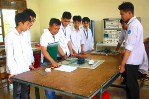 Giờ thực hành của sinh viên Trường Cao đẳng nghề Thái Bình.