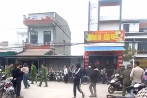 Lực lượng chức năng phong toả hiện trường.