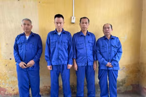 Các bị can bị khởi tố về tội trốn thuế. Ảnh: Công an tỉnh Hưng Yên.