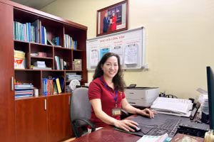 Cô Đỗ Thị Thanh, Hiệu trưởng Trường Mầm non Tô Quyền (xã Nghĩa Trụ, Hưng Yên).