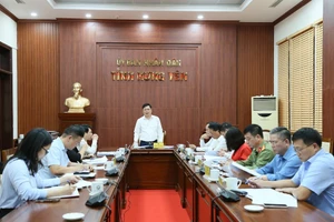 Phó Chủ tịch UBND tỉnh Hưng Yên Phạm Văn Nghiêm phát biểu tại cuộc họp. Ảnh: Tất Đạt.