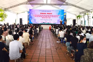 Quang cảnh lễ khai mạc.