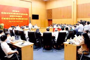 Quang cảnh buổi làm việc.