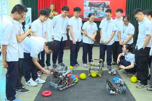 Lớp chuyên về STEM/STEAM sẽ giúp học sinh tiếp cận những kiến thức và kỹ năng tiên tiến, chuẩn bị tốt hơn cho thị trường lao động quốc tế.