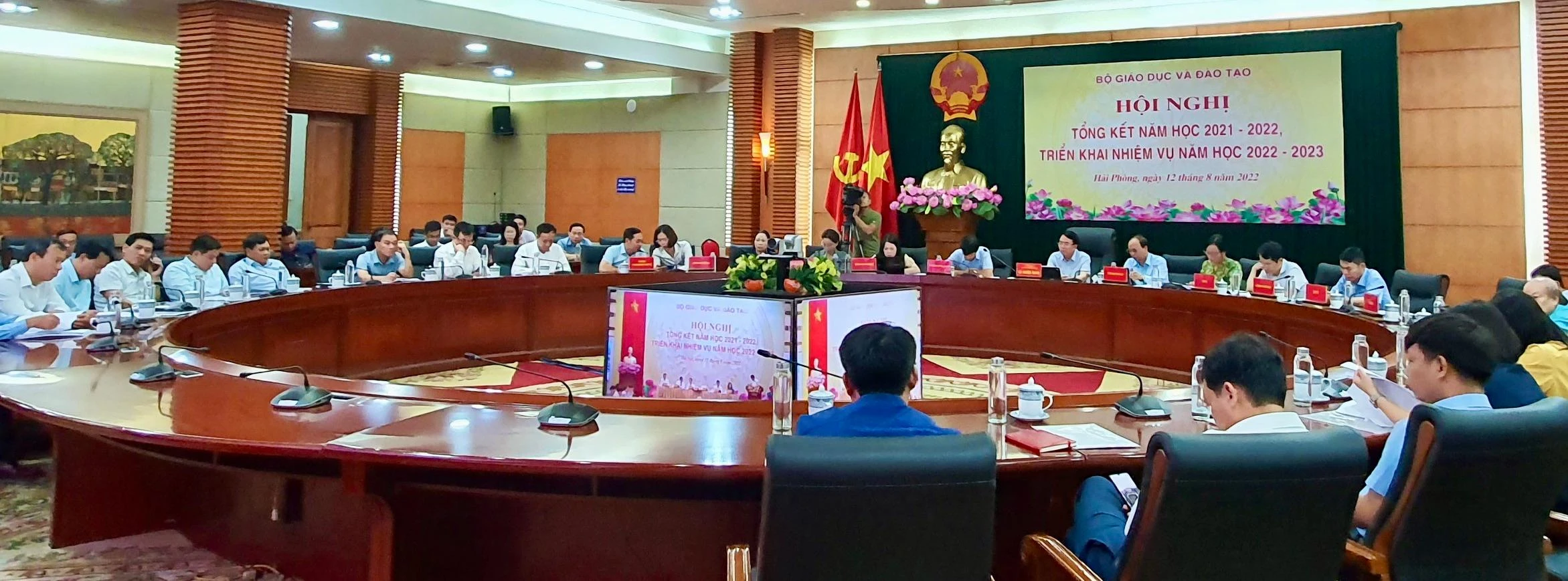 Quang cảnh Hội nghị Tổng kết năm học 2021-2022 tại Trung tâm Hội nghị TP Hải Phòng sáng 12/8.