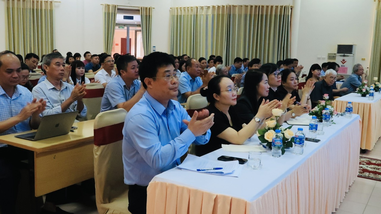 Chương trình Khai mạc Hội đồng thẩm định SGK lớp 9 tại Hải Phòng sáng 8/8. Chương trình Khai mạc Hội đồng thẩm định SGK lớp 9 tại Hải Phòng sáng 8/8.