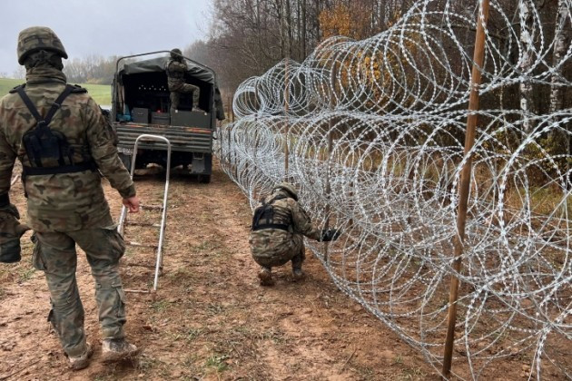 Ba Lan đặt mìn chống bộ binh tại biên giới | Báo Giáo dục và Thời đại Online