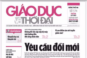 Tin tức báo in 22/7: Vì sao điểm sàn xét tuyển đại học giảm sâu?