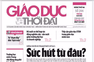 Tin tức báo in 26/8: Vì sao điểm chuẩn sư phạm 'đỉnh nóc, kịch trần'?