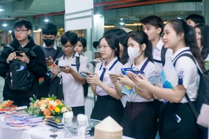 Học sinh trải nghiệm tại ngày hội Tư vấn Tuyển sinh - Hướng nghiệp (Ngày Mở lần thứ 19 năm 2026).