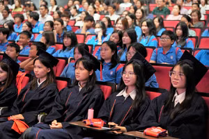 Học sinh Trường Quốc tế Việt Nam - Phần Lan, Trường ĐH Tôn Đức Thắng trong lễ tổng kết năm học 2024-2025.