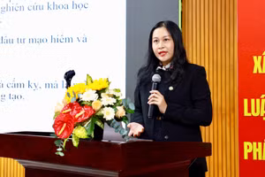 TS Võ Nguyên Hoàng Phúc - Viện Sở hữu trí tuệ, Khởi nghiệp và Đổi mới sáng tạo, Trường Đại học Luật TPHCM trình bày tham luận.