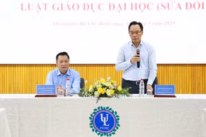 Thứ trưởng Bộ GD&ĐT Hoàng Minh Sơn phát biểu khai mạc hội thảo. Ảnh: Mạnh Tùng