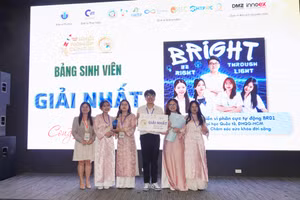 Dự án Bright của nhóm sinh viên Trường Đại học Quốc tế giành giải nhất IU Startup Demo Day 2026. Ảnh: Bùi Diễn.