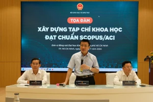 Tọa đàm "Xây dựng tạp chí khoa học đạt chuẩn Scopus/ACI" tại Đại học Kinh tế TPHCM ngày 15/7. (Ảnh: Mạnh Tùng)