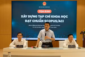 Tọa đàm "Xây dựng tạp chí khoa học đạt chuẩn Scopus/ACI" tại Đại học Kinh tế TPHCM ngày 15/7. (Ảnh: Mạnh Tùng)