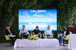 Tọa đàm “Hoàn thiện khung pháp luật về bồi thường thiệt hại trong lĩnh vực năng lượng nguyên tử”. Ảnh: UEL