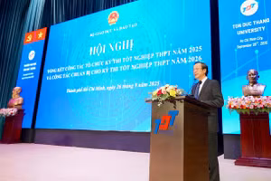 Thứ trưởng Thường trực Bộ GD&ĐT Phạm Ngọc Thưởng phát biểu khai mạc hội nghị.