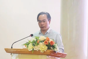 Thứ trưởng Bộ GD&ĐT Hoàng Minh Sơn phát biểu tại hội nghị. Ảnh: H.P