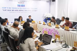 Tọa đàm "Góp ý dự thảo Luật Giáo dục đại học: Giữ hay bỏ hội đồng trường 2 cấp?" do Báo Pháp luật TPHCM tổ chức. Ảnh: Mạnh Tùng